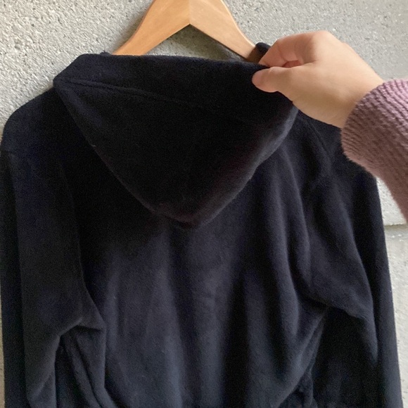 Plush Hooded Robe in all black - Picture 5 of 5